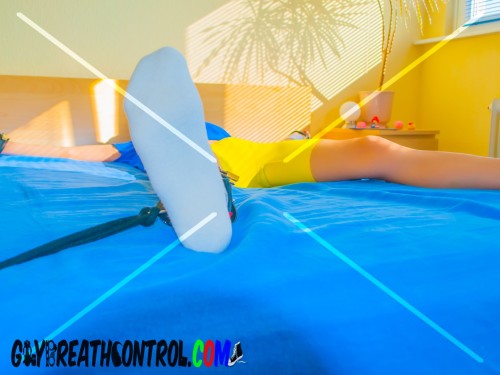 EmoBCSMSlave Spread Eagle Bare Feet and Breath Control