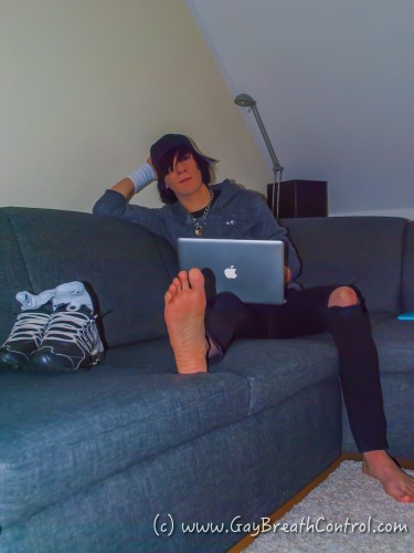 Emo Surfing Barefoot