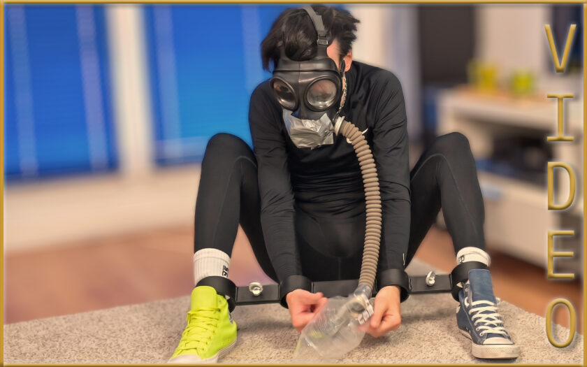 EmoBCSMSlaves Stocks Gasmask Rebreather BreathPlay